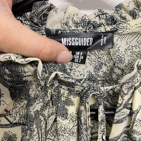 2/40$ ✨Missguided print frill plunge smock dress - Picture 7 of 7